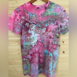 NEW Unisex GILDAN Small Ice Tie-Dye Soft Style T-Shirt Vibrant One of A Kind
